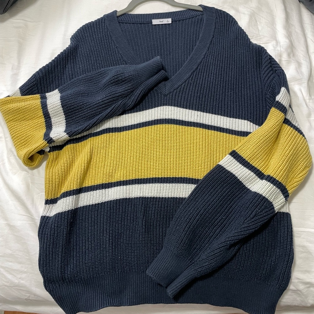 Aritzia TNA Sweater